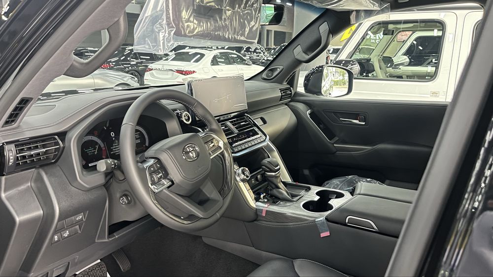 Toyota land cruiser 300 hybrid 2026