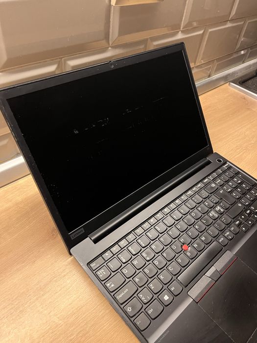 Laptop Lenovo ThinkPad E15 i5 gen 10 16GB RAM 256GB SSD 15.6 inch