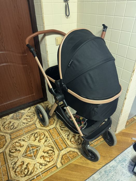 Продам хорошую и удобную коляску