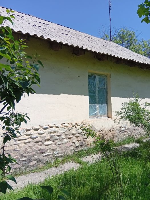 Продается дачный участок в городе Газалкент7,600 соток. Бассейн, сад,