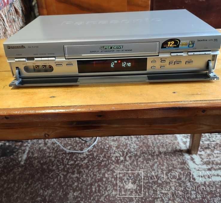 видеомагнитофон panasonic nv-fj730 HI-FI stereo почти не пользовались.