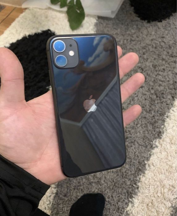 В продаже Айфон 11. 128 Gb