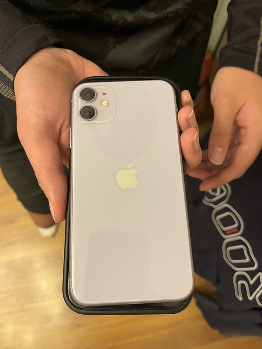 Продам Iphone 11