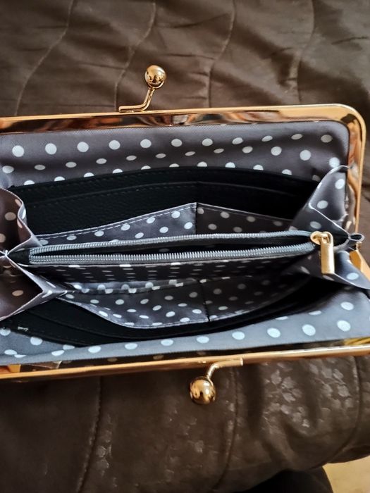 Дамски клъч от естествена кожа.Портмоне,Нови