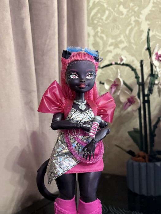 продам куклу monster high