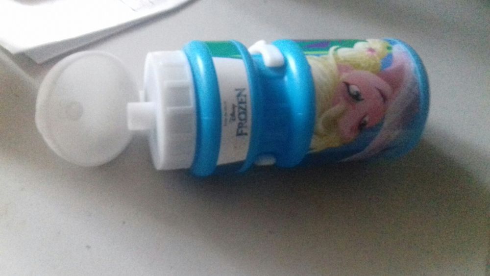 Set burete și sticla  Frozen ,nou