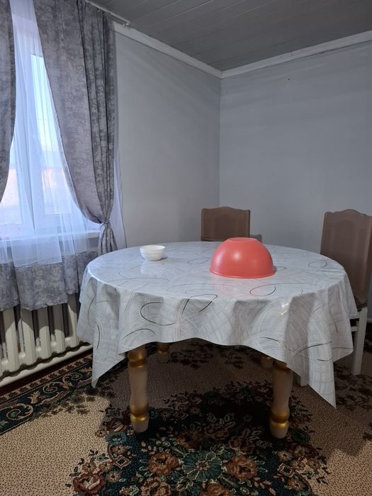 Продам стол почти новый