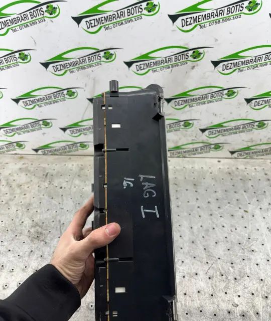 Ceasuri bord Renault Laguna 2004 1.6 MT (110 hp)