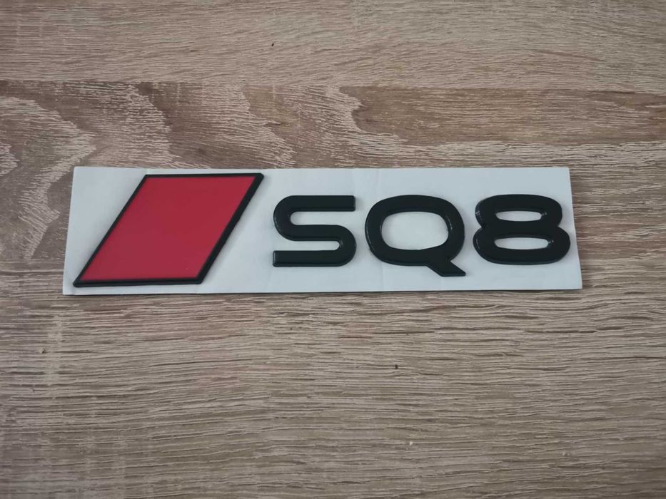 емблема Audi SQ8 нов стил черно с червено