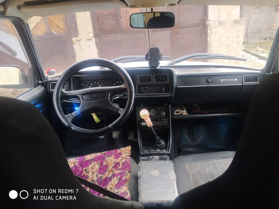 Vaz 2107 sotiladi 2600 $