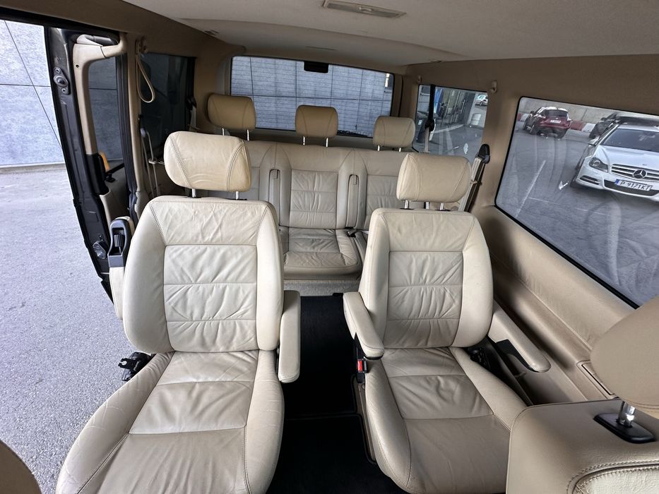 Volkswagen Caravelle 2000 г.