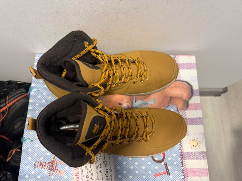 ''Nike  Manoa '''оригинални боти 44.5 номер