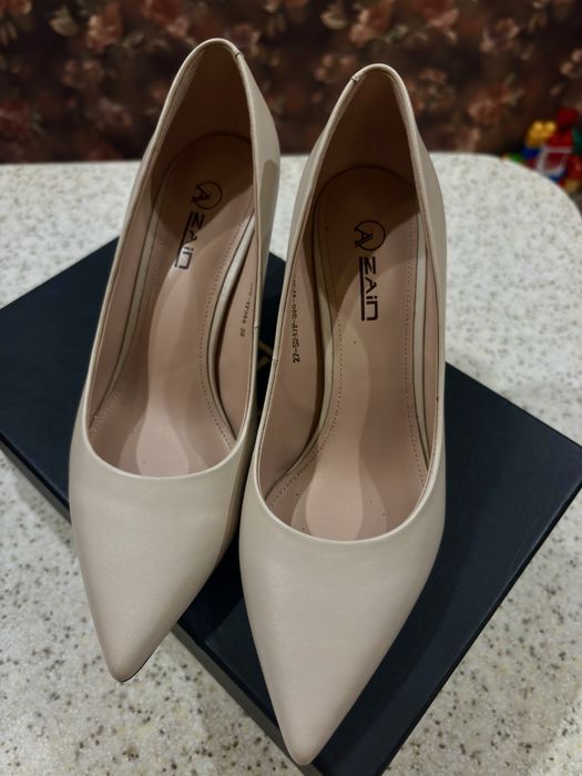 Туфли лодочки basconi новые