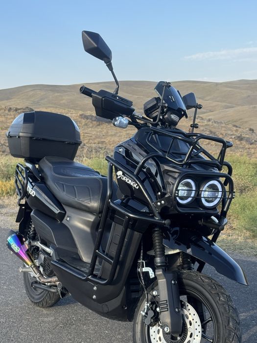 Tank sukuter  : matori : 150 cc. Pravegi :5.000 km