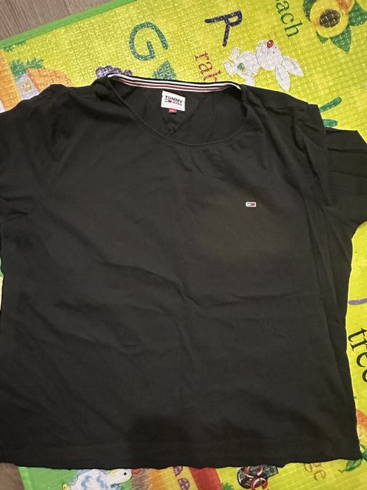 Оригинални женски тениски The north face,Guess,Hilfiger,fila и други