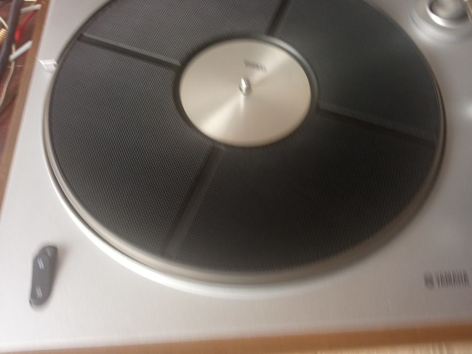 Грамофон Yamaha YP 400