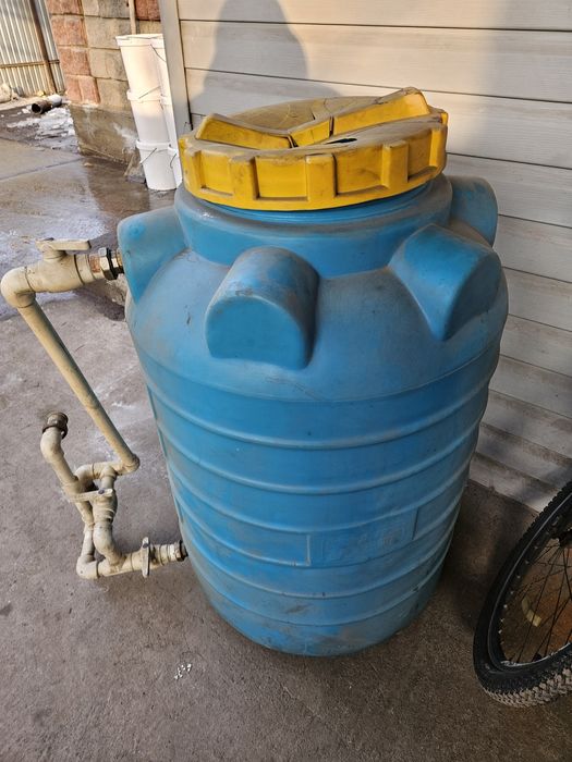 Бочка для воды. Ёмкость для питьевой воды