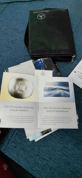 Документа за Mercedes-Benz и емблема
