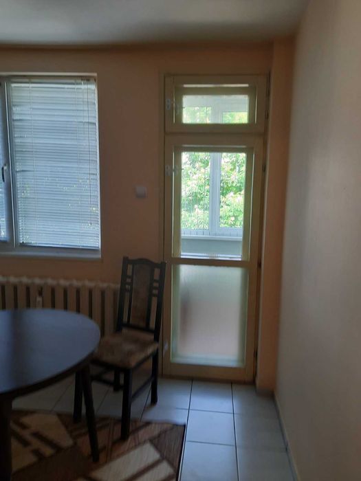 Дава се под наем Тристаен апартамент в Плевен, Идеален център - 70 кв.м за 306 € - Снимка #11