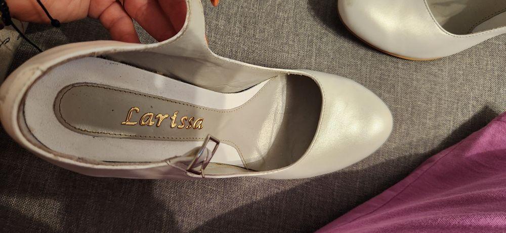 Pantofi albi piele. Mărimea 36