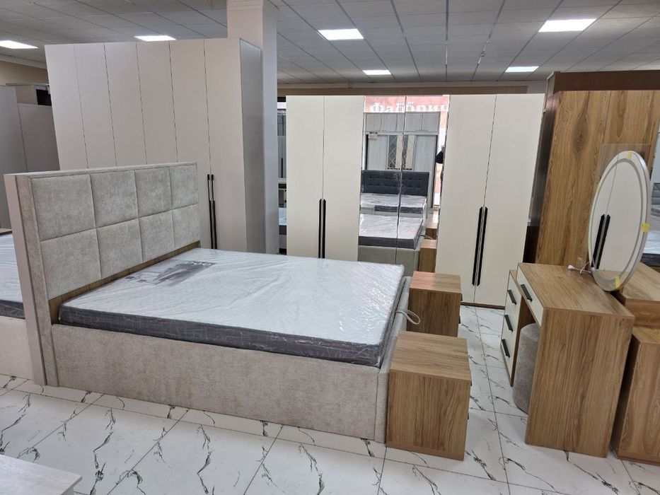 Спальный гарнитур