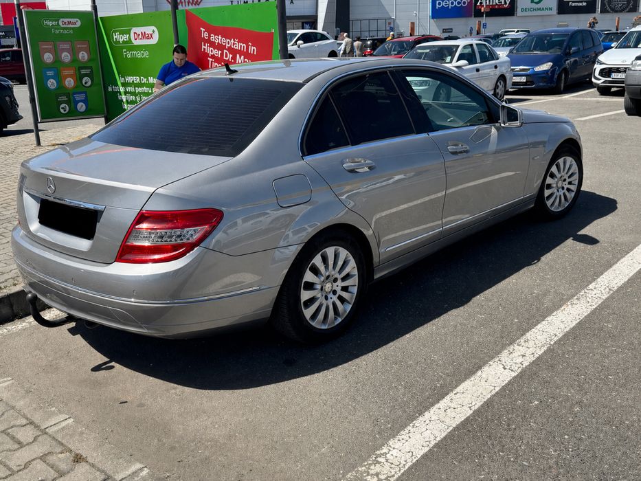 Mercedes C200 CGI BlueEFFICIENCY Elegance foarte bine echipata stare foarte buna