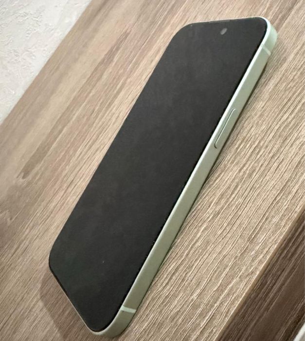 Продам айфон 15 / 128