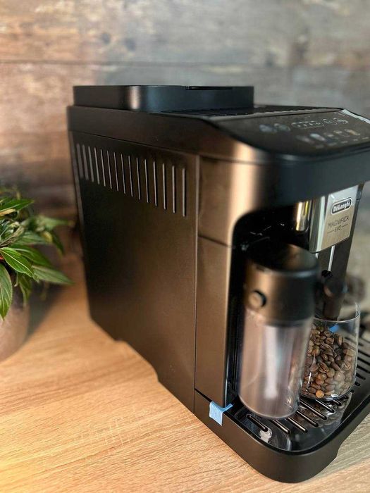 Кофемашина DeLonghi ECAM290.61.B Magnifica Evo