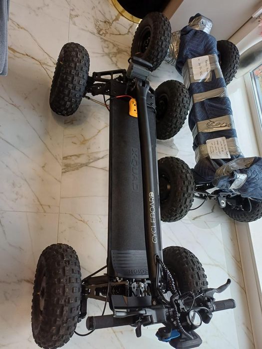 Vând   X - QUAD 3000