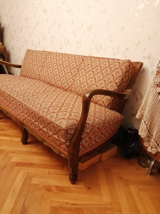 Масивни дървени мебели