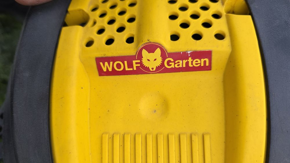 Mașină de tuns iarba