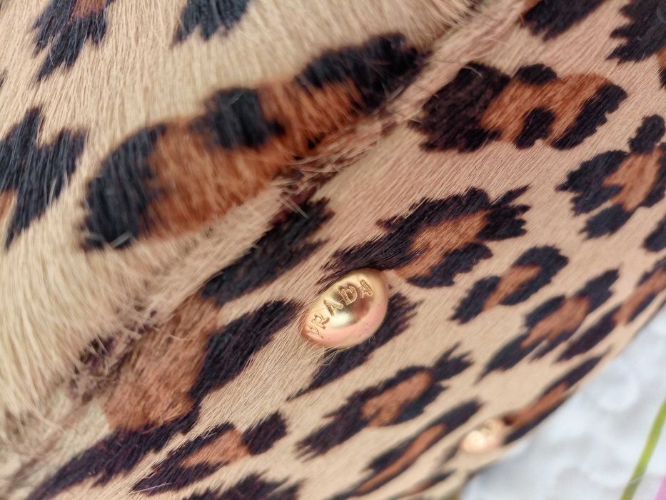 Чанта PRADA, с косъм