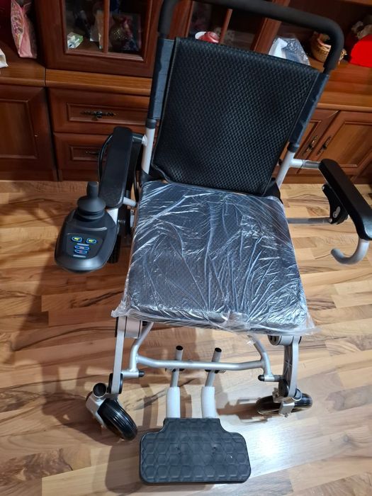 Scaun cu rotile electric