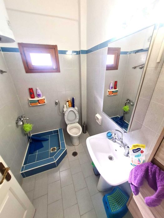 Продава къща с гледка към морето 240м2 двор 580м2 в Аспровалта, Гърция