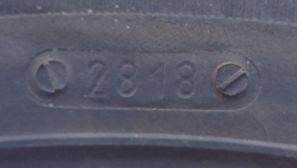 ЗИМНИ  гуми 17цола 225/50 .САМО ЛИЧНО ПРЕДАВАНЕ