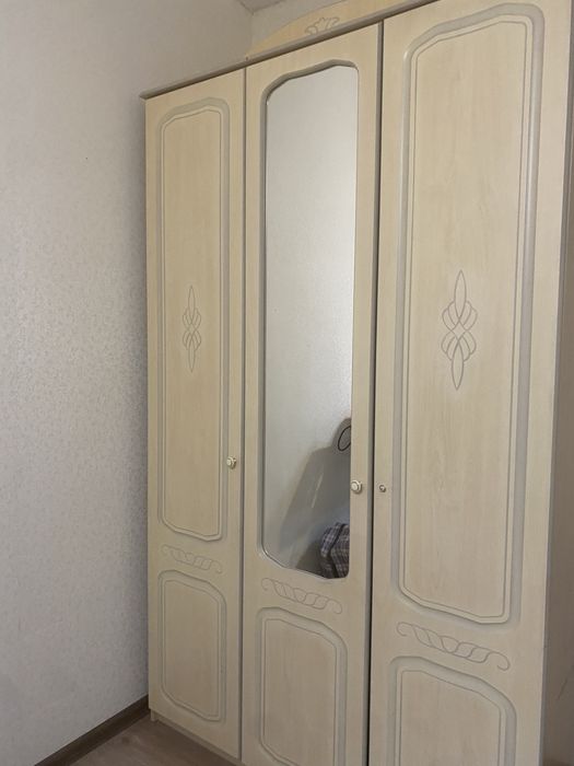 Продам спальный гарнитур