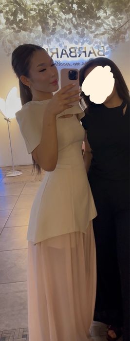 платья вечерние.