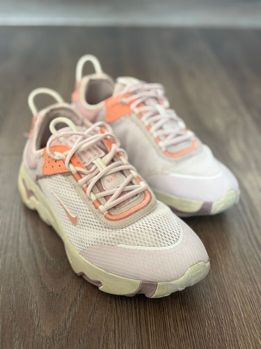 Nike React Live дамски маратонки