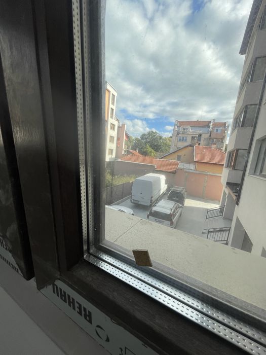 Продавам ПВЦ дограма REHAU нова