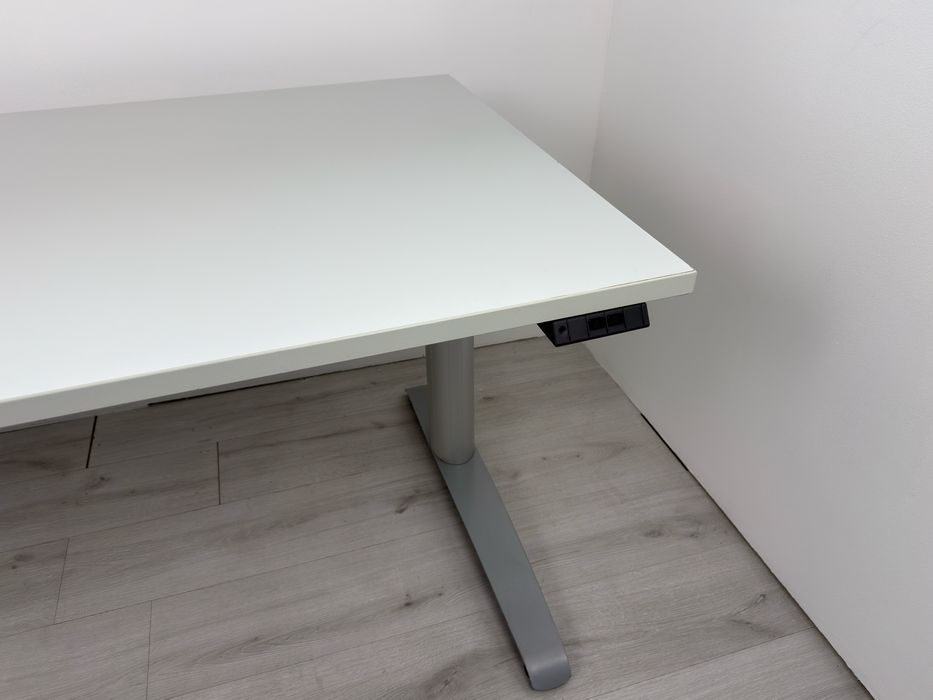 Бюро електрическо регулируем подходящо за домашен офис и бизнес среда