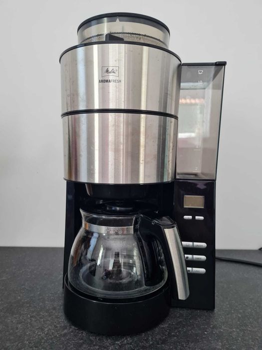 Cafetiera Melitta cu rasnita inclusa
