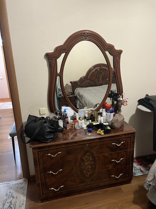 Продам спальний гарнитур