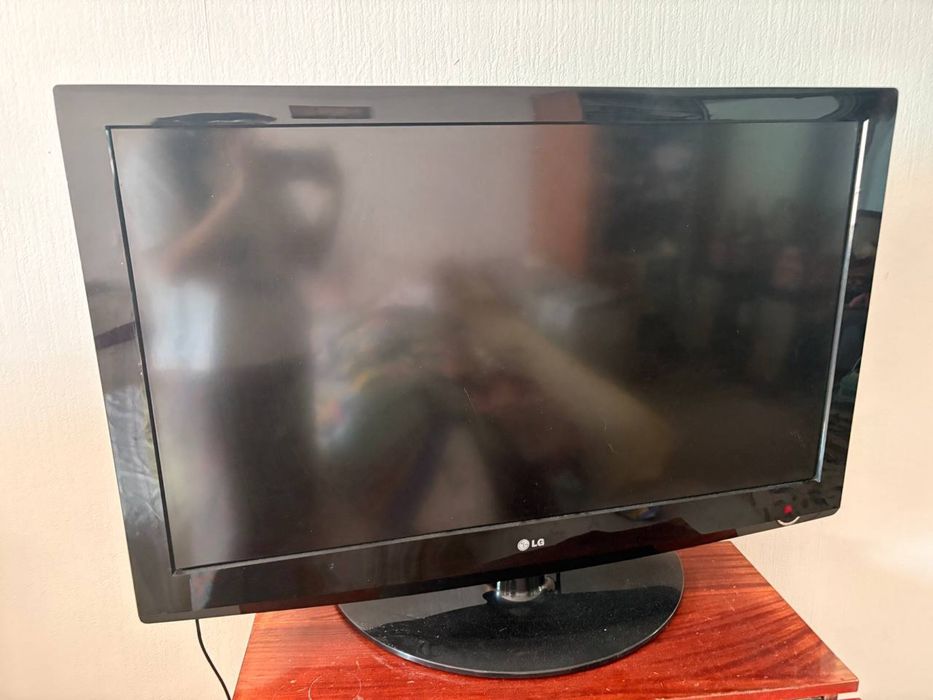 Телевизор LG 42 дюйма Full HD