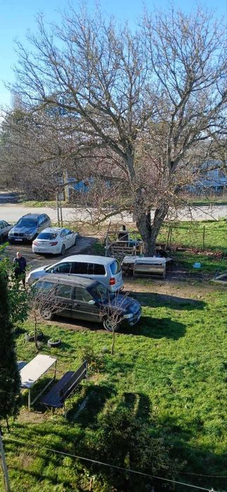 Продавам едностаен апартамент кв."Пинета" ул.Калиакра