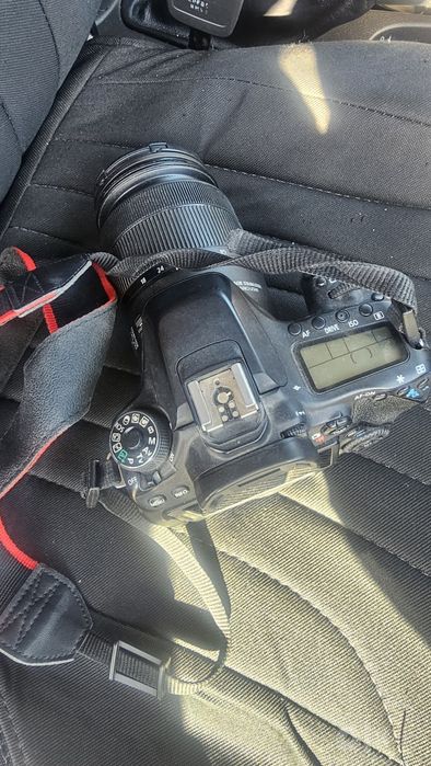 Canon EOS 80D fotoapparat sotiladi