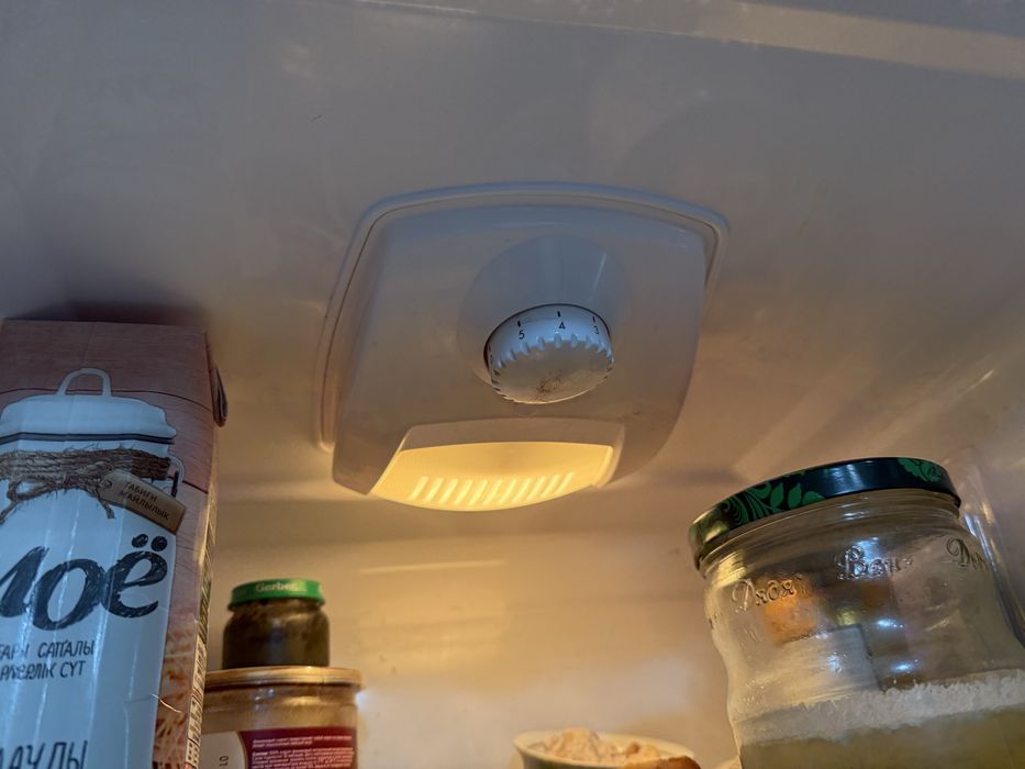 Продам холодильник BEKO с морозильной камерой