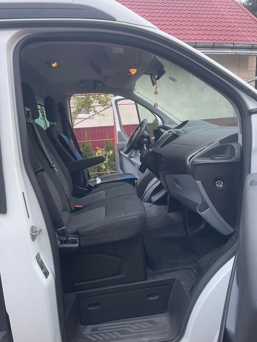 Ford Transit Custom  2,2  8+1.    .2015