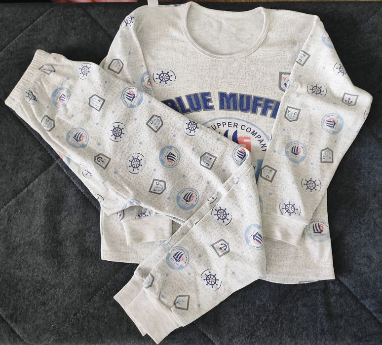 Продаются две детские пижамы с длинным рукавом. На возраст 6-8 лет.