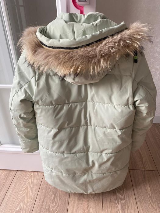 Куртка зимняя на девочку 4-6 и 7-11лет.