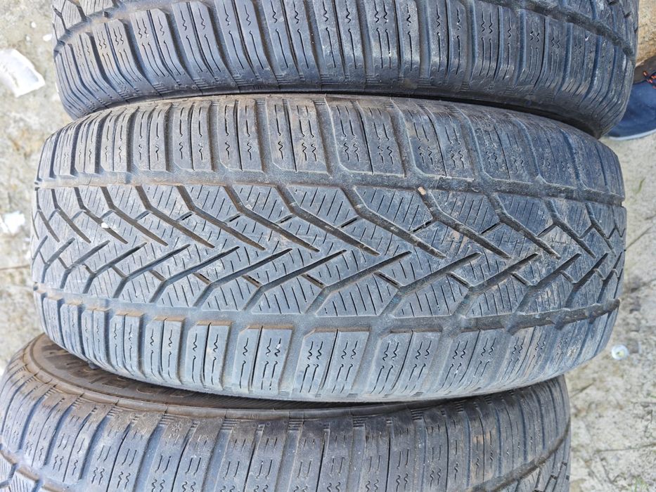 4x Anvelope de IARNĂ Semperit 196/60R15